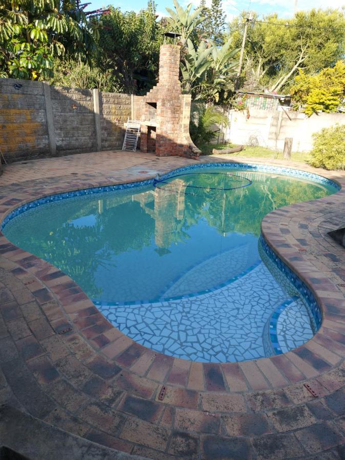 1 bedroom Cottage separate entrance East London Buitenkant foto